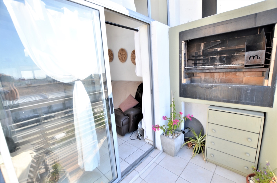 2 Bedroom Property for Sale in Gordons Bay Central Western Cape